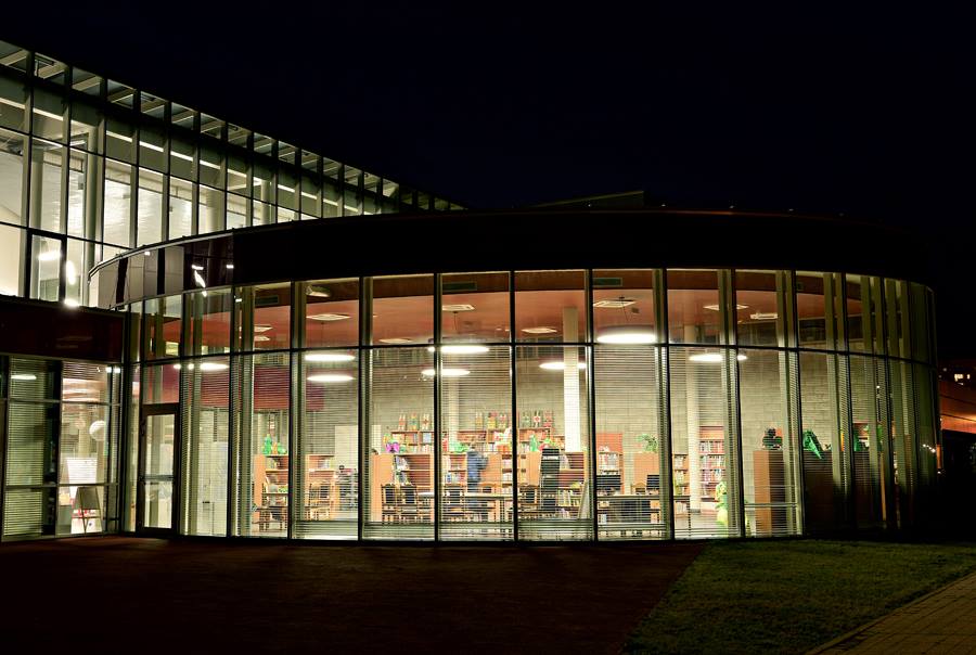 Zmienione godziny otwarcia MBP Tychy w lipcu i sierpniu – sprawdź szczegóły!