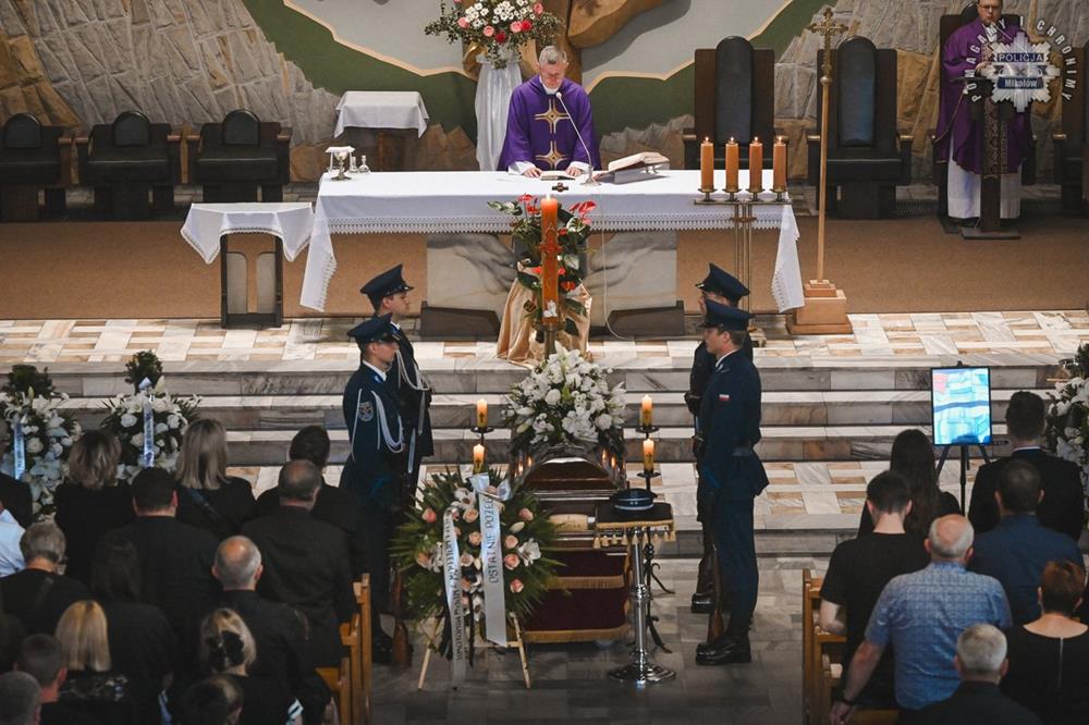 Uroczystość pogrzebowa podkom. Dariusza Stypuły / fot. KPP Mikołów