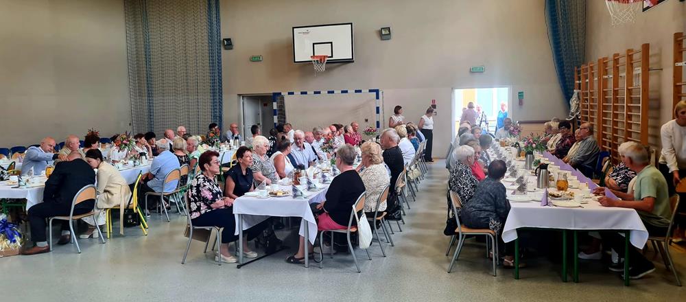 Zgoń: wyjątkowe spotkanie dla seniorów 65+ pełne wspomnień i wzruszeń