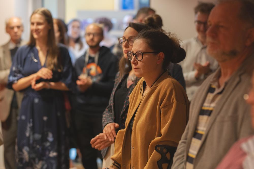 Wernisaż wystawy „DOPEŁNIANIE” / fot. Michał Janusiński ze Oberiba studio, Muzeum Miejskie w Tychach