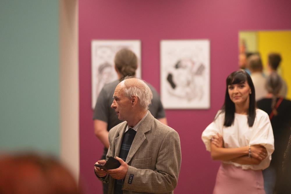 Wernisaż wystawy „DOPEŁNIANIE” / fot. Michał Janusiński ze Oberiba studio, Muzeum Miejskie w Tychach