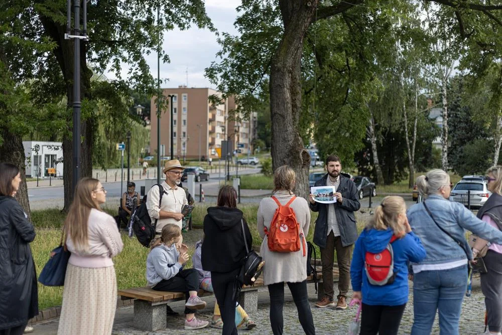 Spacer przez Stare Tychy z „Zegrōdką w kastlikach” – historia i przyroda w jednym