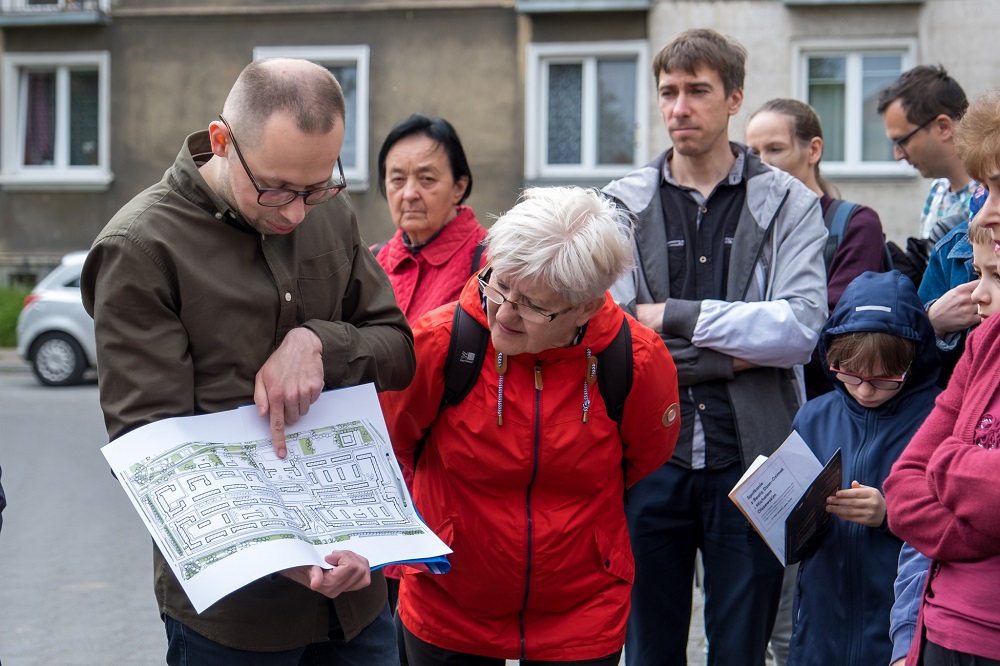 Spacer po osiedlu A w Tychach – poznaj początki miasta w latach 50.