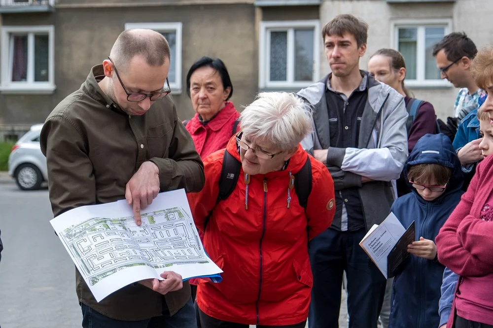 Spacer po osiedlu A w Tychach – poznaj początki miasta w latach 50.