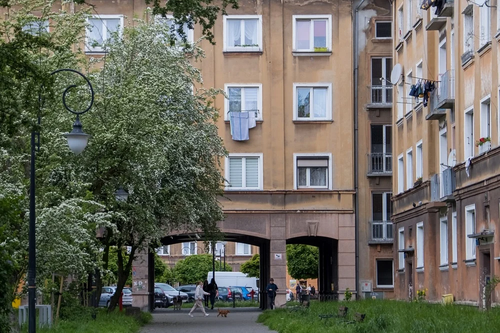 Spacer po osiedlu A w Tychach – poznaj początki miasta w latach 50.