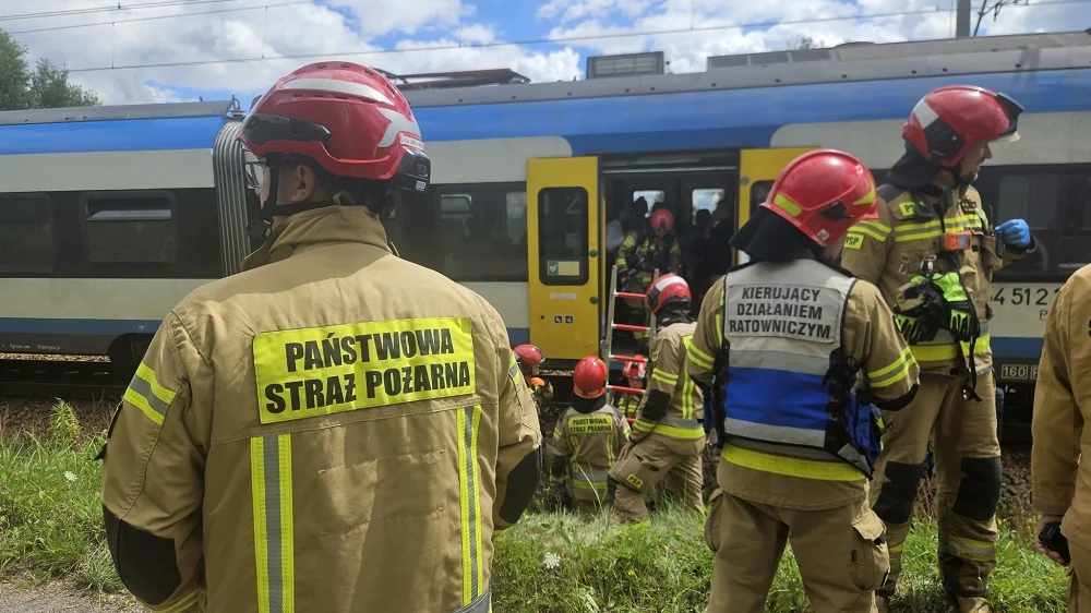 Pożar w kabinie pociągu w Tychach – 190 pasażerów ewakuowanych