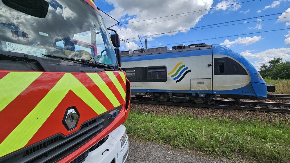 Pożar w kabinie pociągu w Tychach – 190 pasażerów ewakuowanych