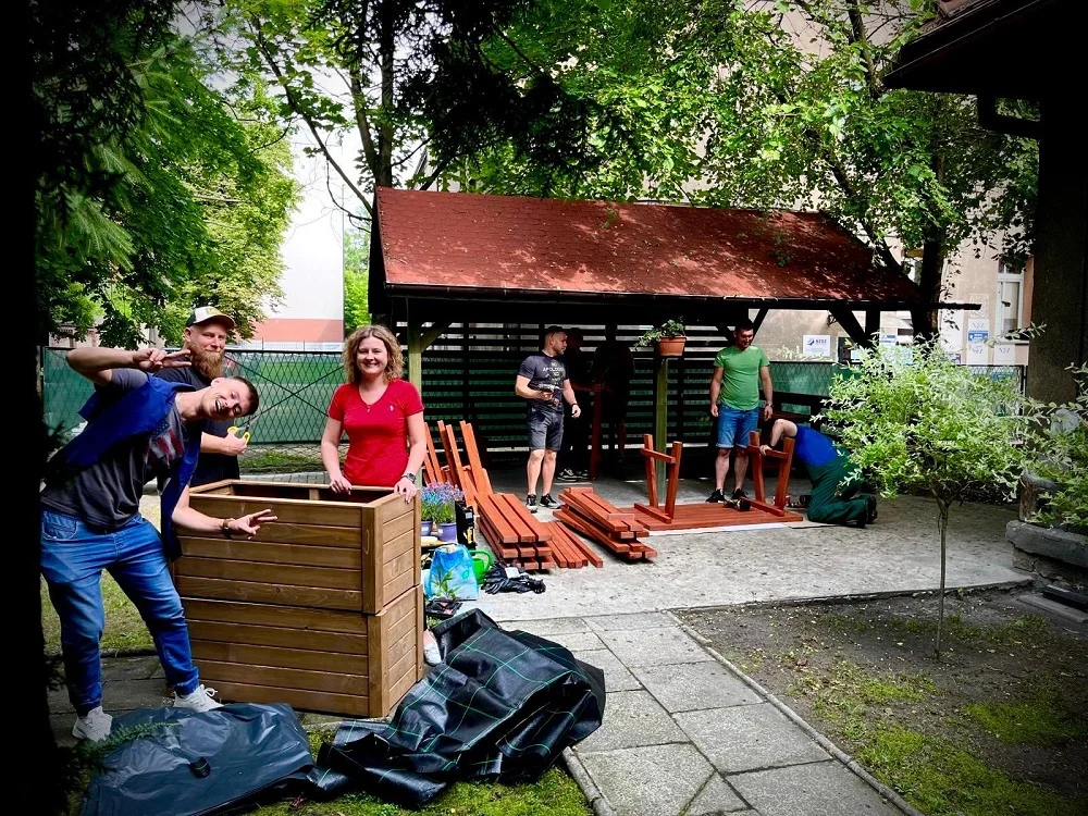 Dzienny Dom Seniora+ w Mysłowicach z nowymi altankami i ziołami