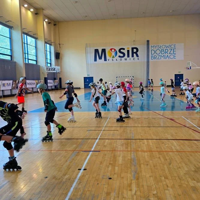 Wakacyjne piątki na rolkach - pierwsze zajęcia / fot. MOSiR Mysłowice