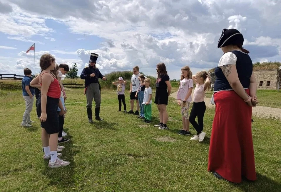 „Lato w mieście” – emocjonująca przygoda w Twierdzy Srebrna Góra