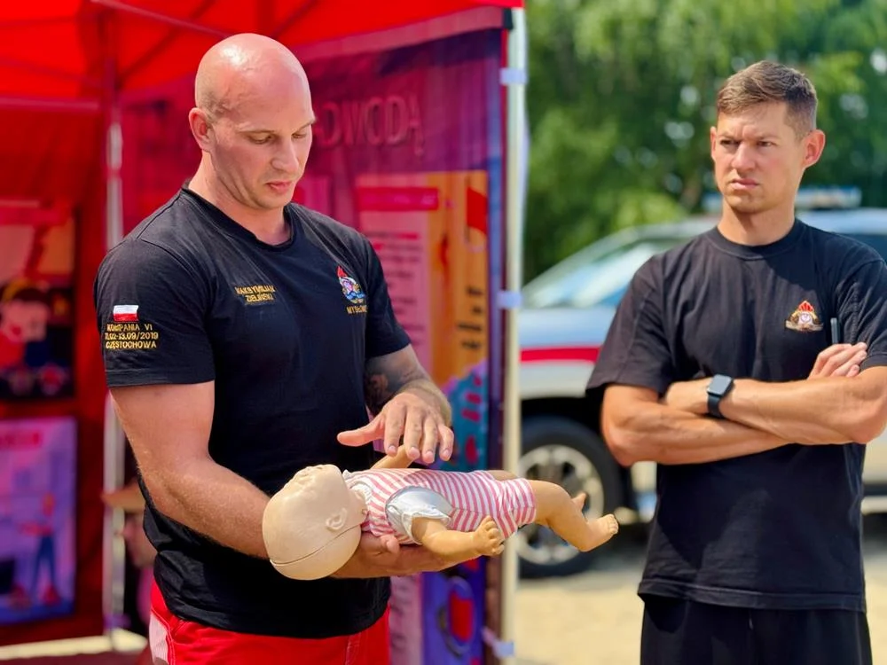Pokaz ratownictwa wodnego na kąpielisku Hubertus