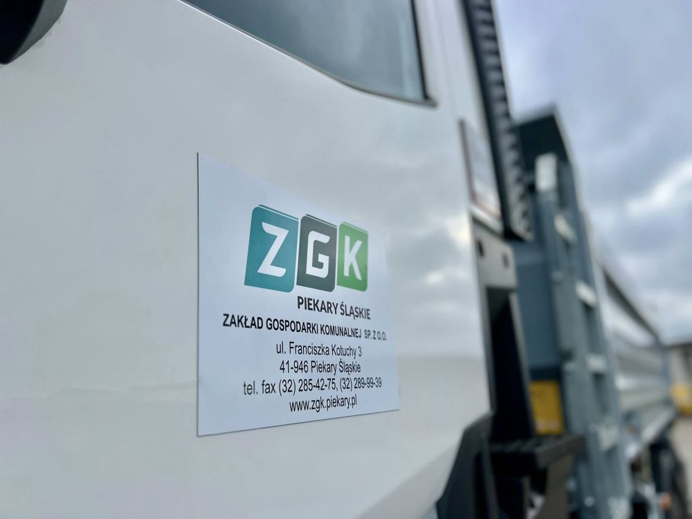 ZGK inwestuje w sprzęt – nowoczesna wywrotka zastąpiła ponad 25-letni pojazd