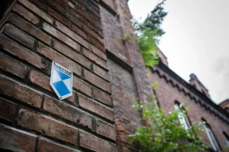 Zabytek chroniony prawem: Rybnik oznacza historyczne budynki