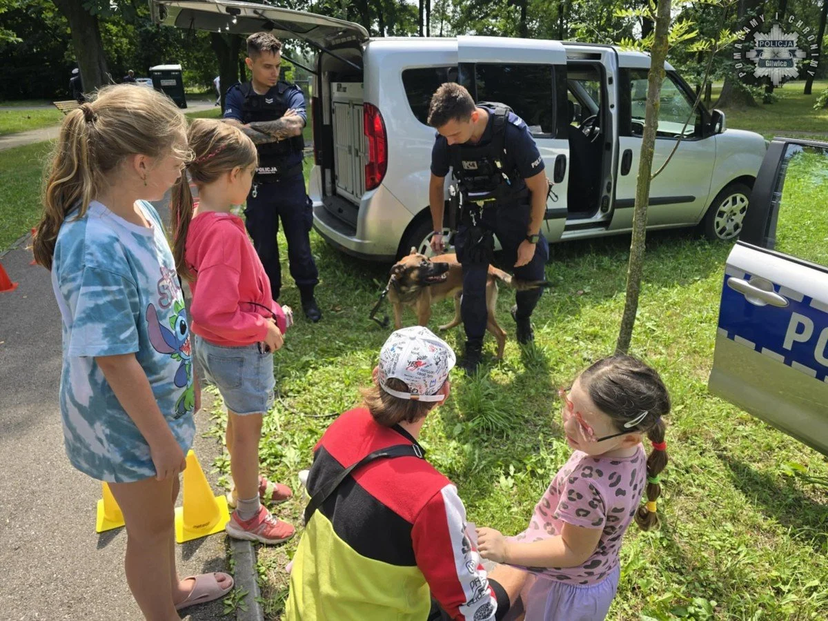 Bezpieczne wakacje 2025. Gliwiccy policjanci prowadzą intensywne działania profilaktyczne
