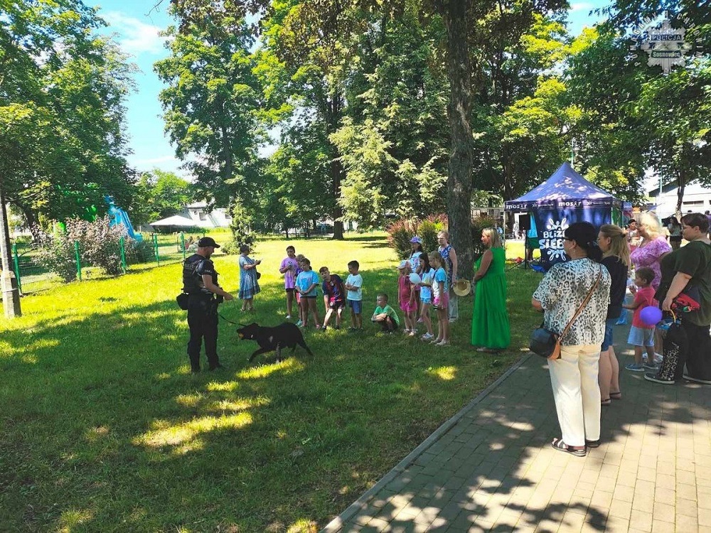 „Mopsikobus” w Sosnowcu – dzieci poznawały zasady bezpieczeństwa w wakacje