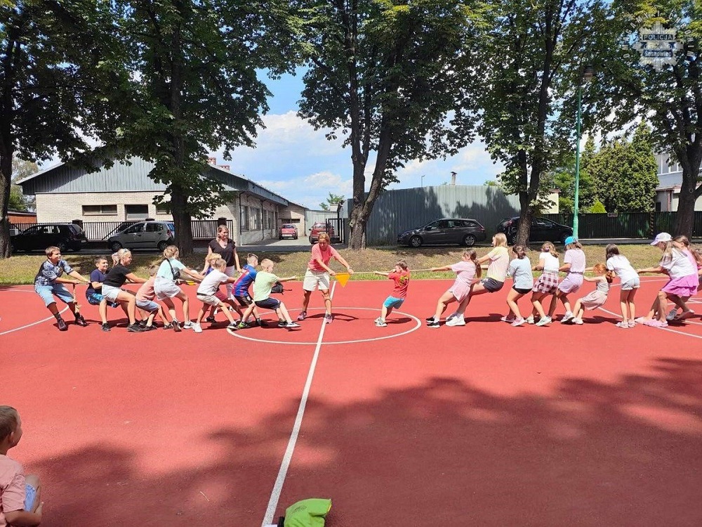 „Mopsikobus” w Sosnowcu – dzieci poznawały zasady bezpieczeństwa w wakacje