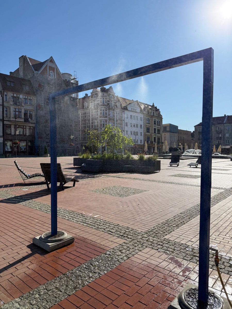 Upał daje się we znaki! W Bytomiu zainstalowano kurtyny wodne