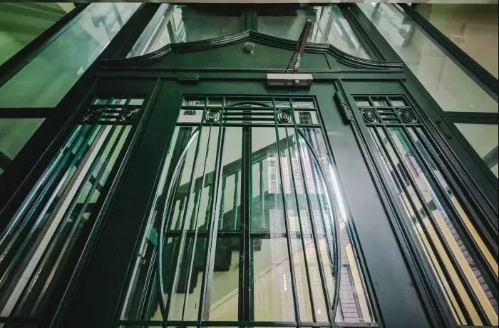 Letnie spacery po Bytomiu: historia, sztuka i... stare windy