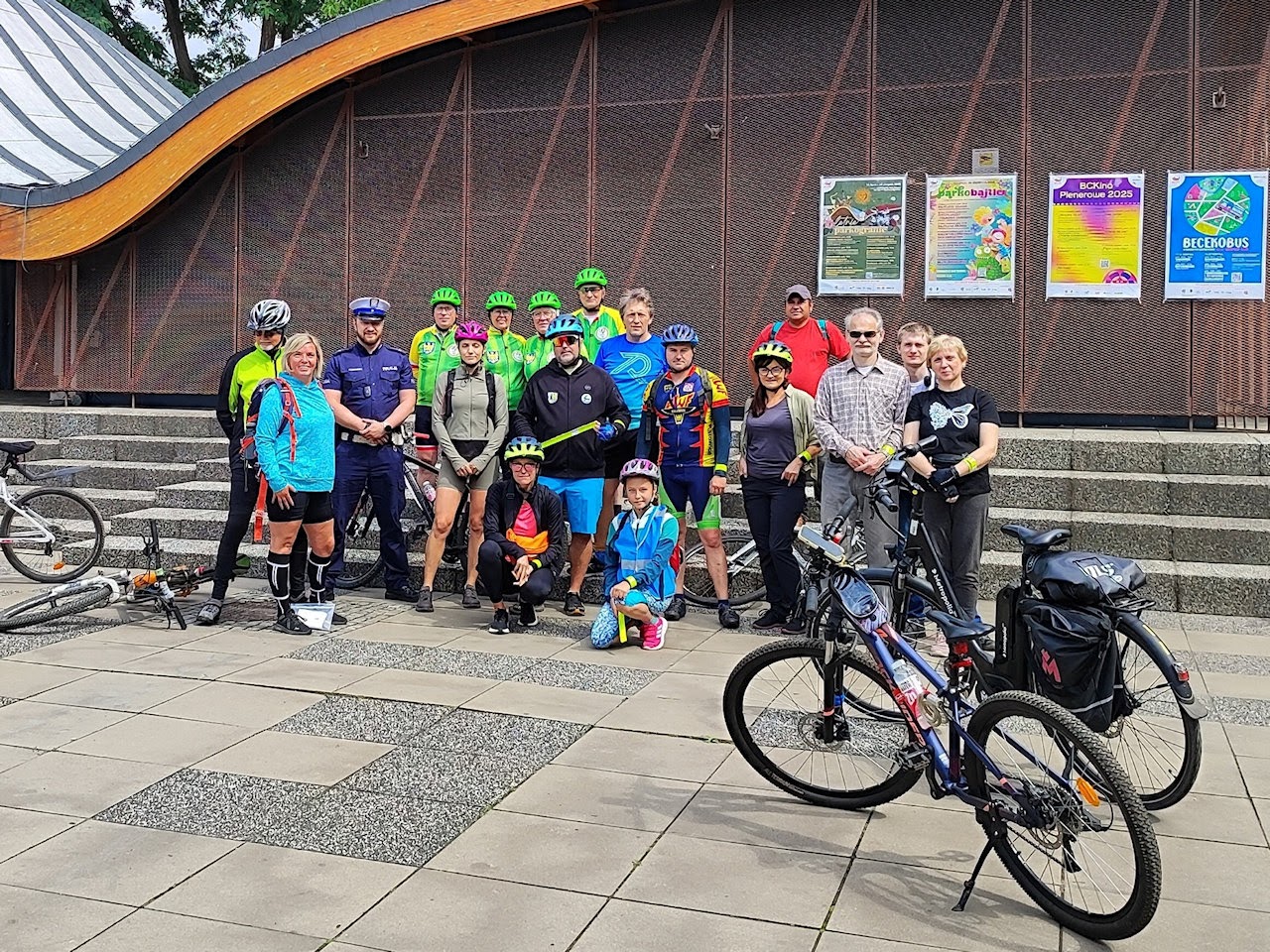 Bezpieczne wakacje z policją – rowerowe wydarzenia i zajęcia profilaktyczne w Bytomiu