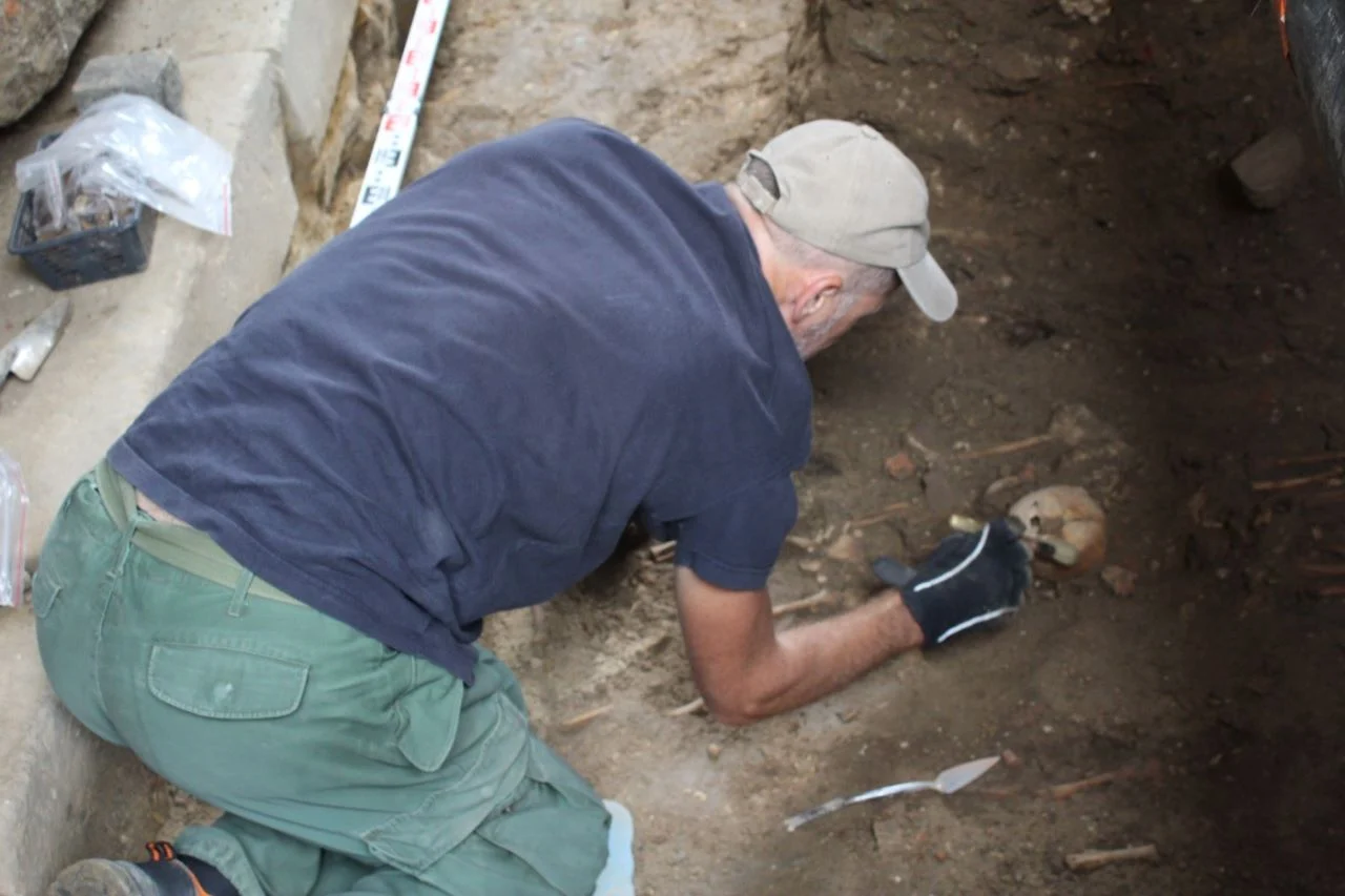 Sensacyjne odkrycie w kościele pw. św. Wojciecha. Archeolodzy odkryli groby dziecięce