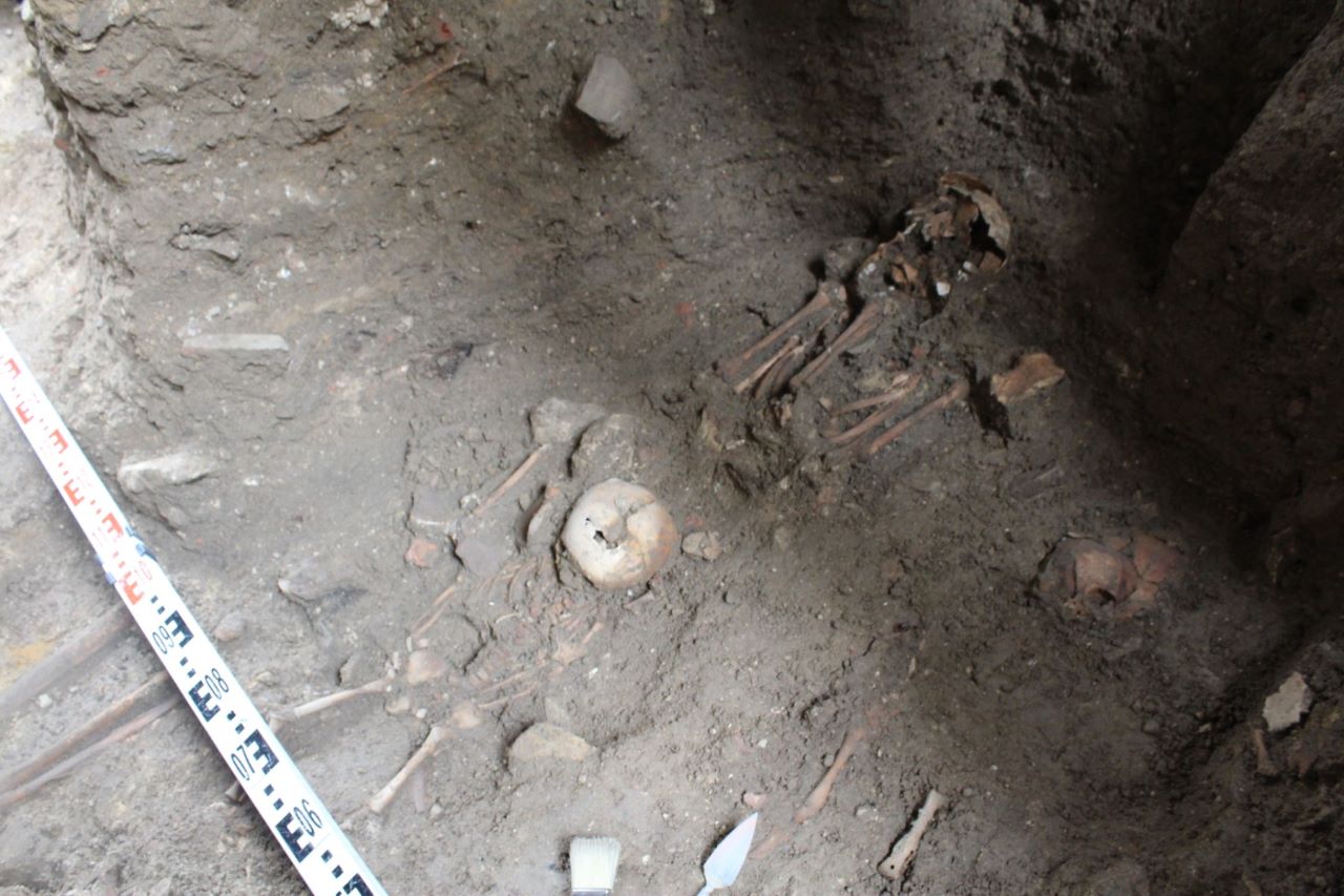 Sensacyjne odkrycie w kościele pw. św. Wojciecha. Archeolodzy odkryli groby dziecięce