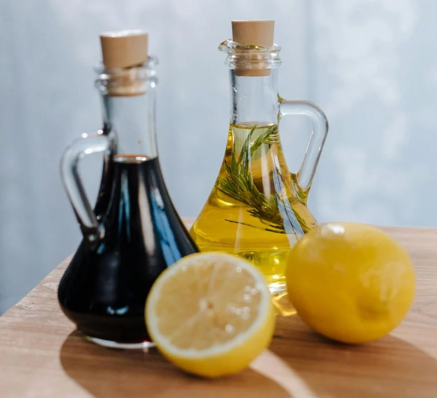 Ocet jabłkowy BIO i ocet balsamiczny BIO – dlaczego warto włączyć je do zdrowej kuchni?