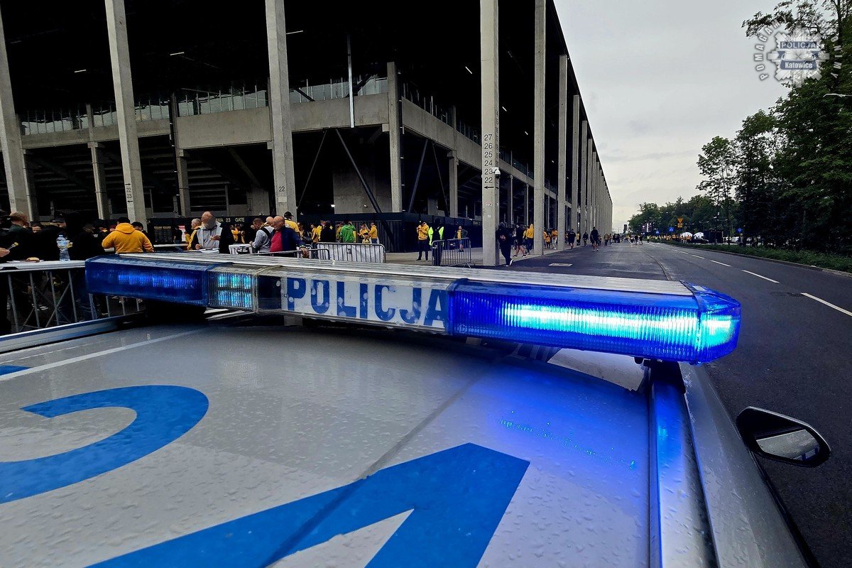 Policyjne działania podczas meczu GKS Katowice - Zagłębie Lubin 2