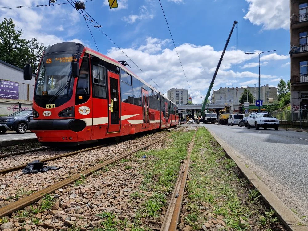 W Sosnowcu tramwaje i autobusy wracają na stałe trasy