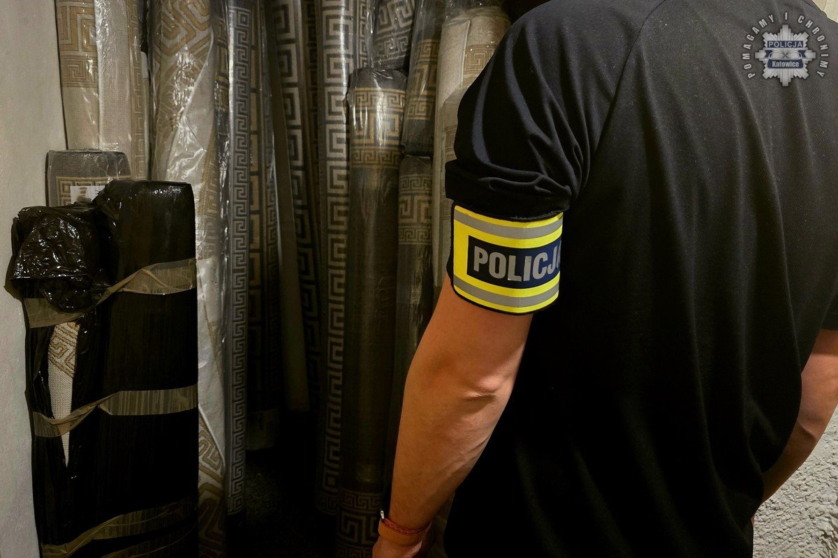 Policja zabezpieczyła podrabiane dywany warte 7 milionów złotych