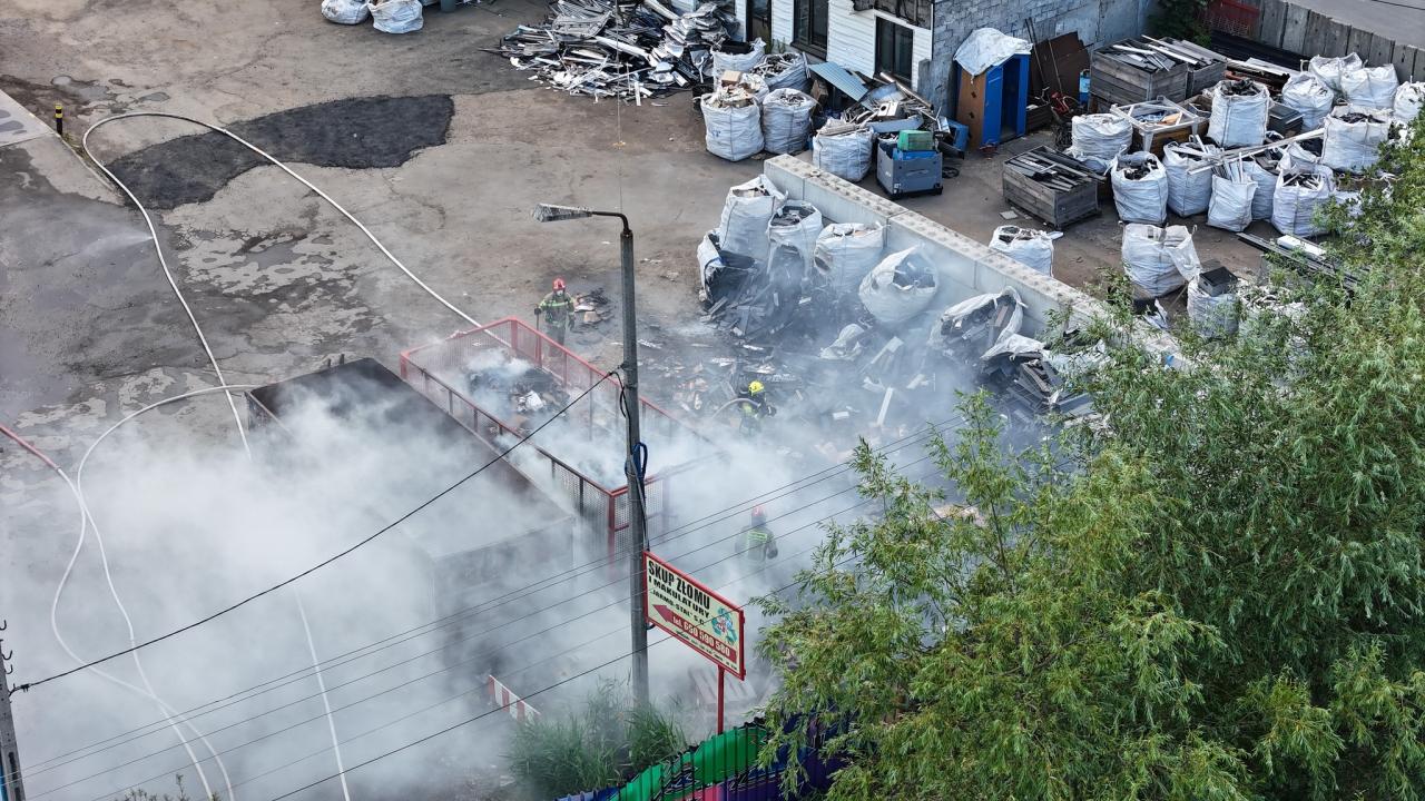 Pożar na złomowisku 5