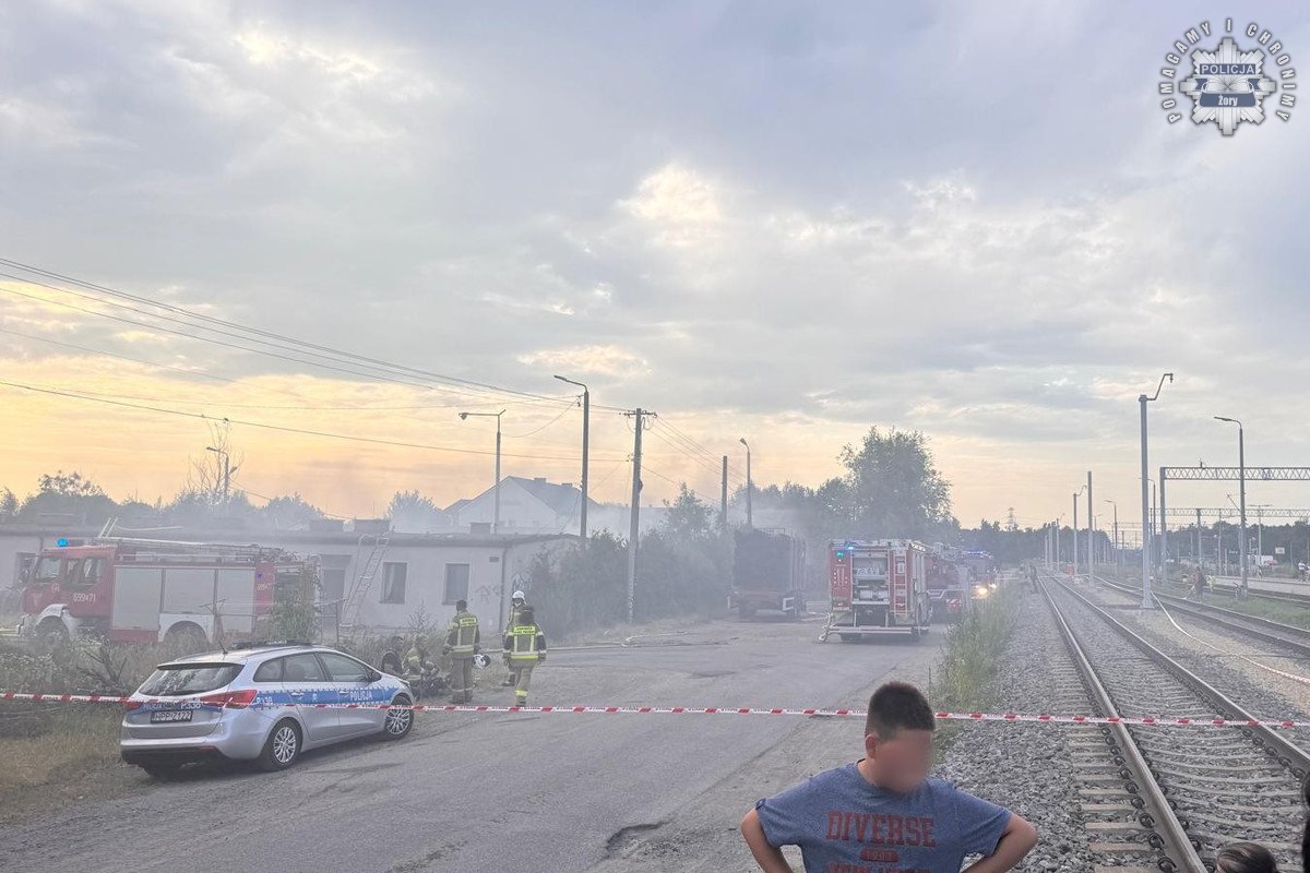 Pożar na złomowisku 10