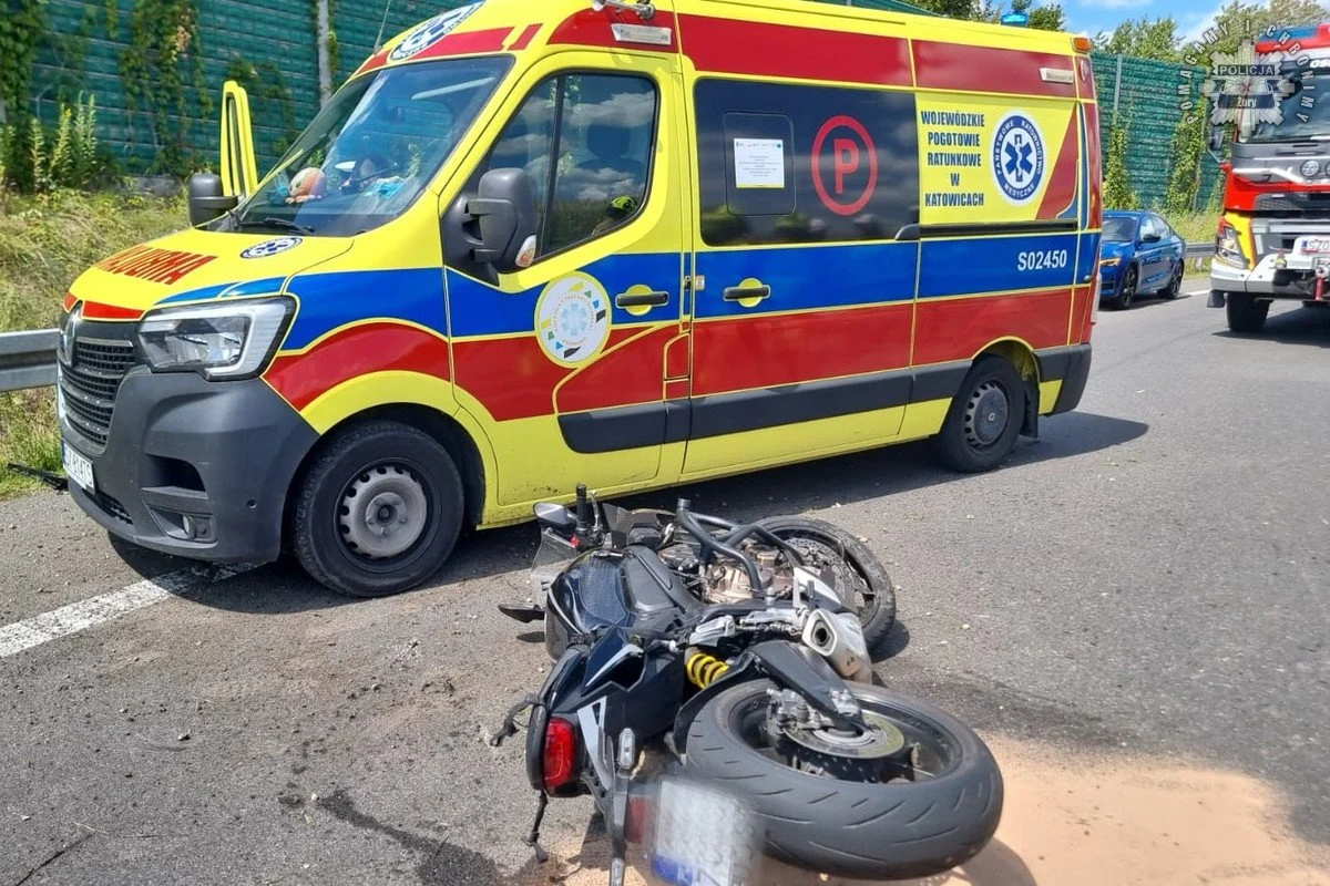 Groźny wypadek na A1 – motocyklista uderzył w barierę energochłonną!