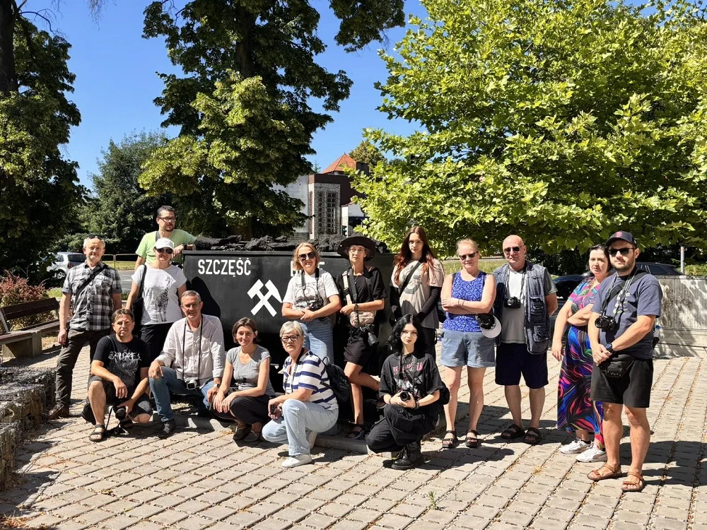 Spacer z historią w tle – architektoniczne odkrycia w Rokitnicy