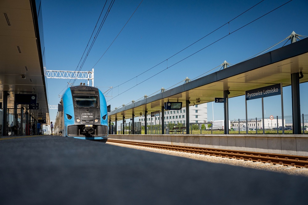 Więcej pociągów do Pyrzowic – Koleje Śląskie uruchamiają nowe połączenia