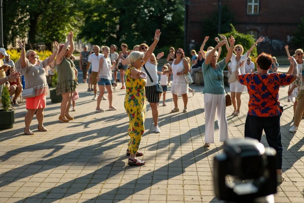 Potańcówka na Placu Teatralnym – Zabrze zaprasza na letnią zabawę!