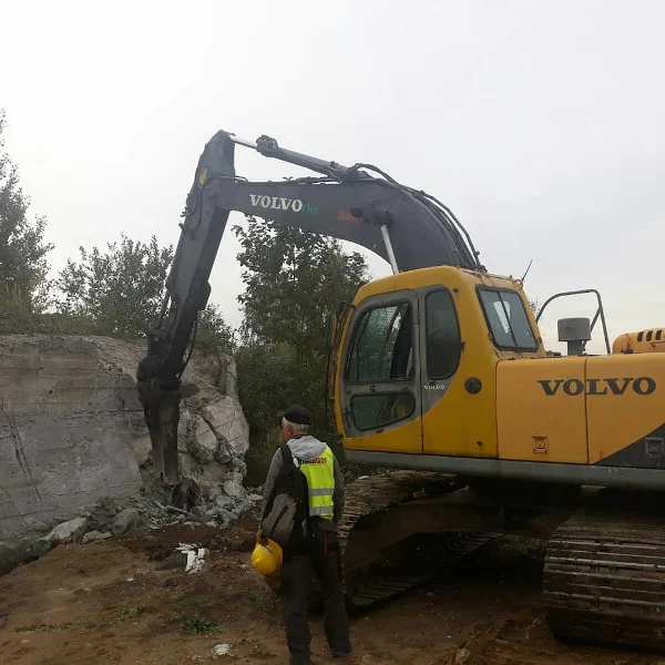 Usługi koparką z MAX-BUD1 Tomasz Warchala