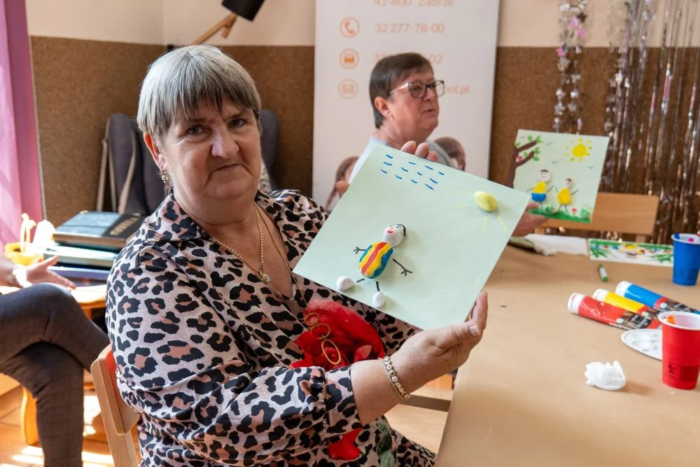 Kreatywne spotkanie przy kawie – Ewa Weber rozmawiała z seniorami