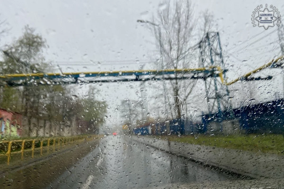 Intensywne opady deszczu - Uważajmy na drodze