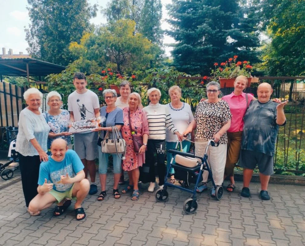 Owocowe smaki i radość w DPS św. Antoni – wspólne gotowanie seniorów