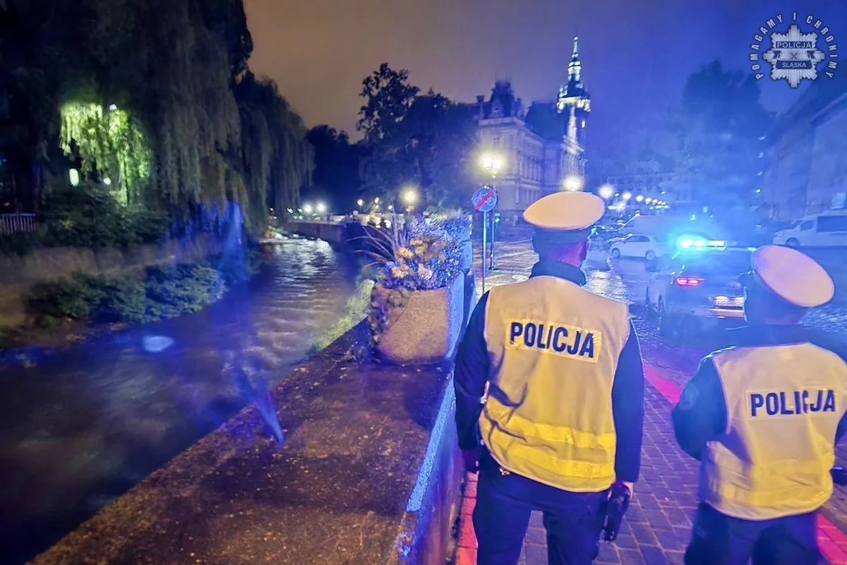 Działania prewencyjne śląskich policjantów w związku z alertami pogodowymi