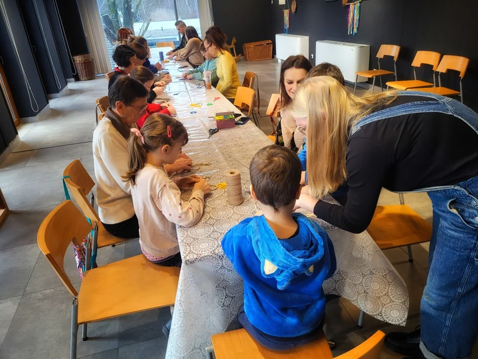 Makramowe lato w Chorzowie! ETNOWAKACJE 2025 już jutro w skansenie