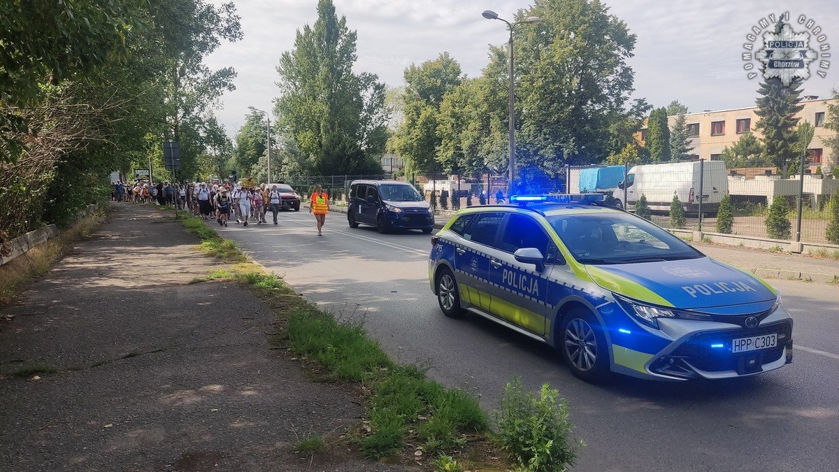 Tyska Pielgrzymka przeszła przez Chorzów. Policja zadbała o bezpieczeństwo uczestników