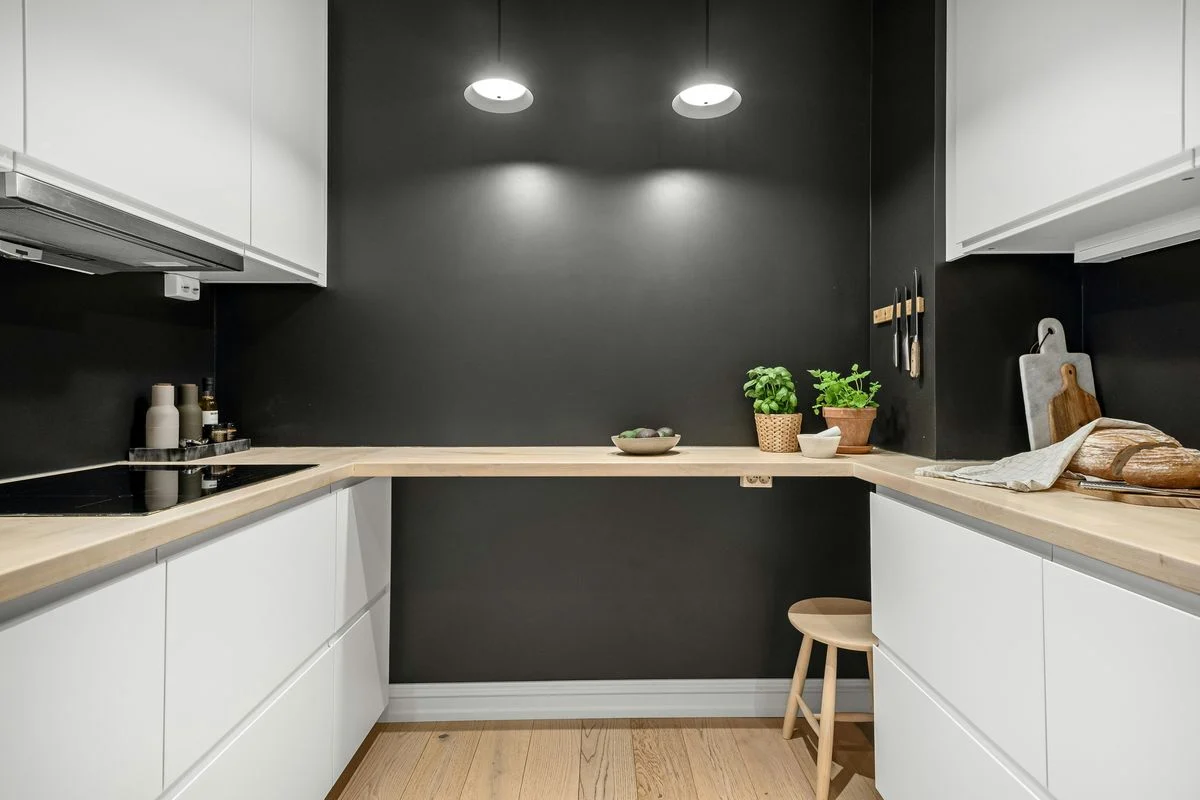 Czy płyty węglowe nadają się do kuchni? Sprawdź, zanim zdecydujesz o aranżacji!