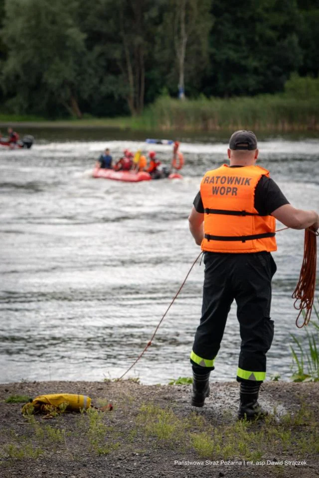 Służby ratunkowe ćwiczyły nad stawem Kokotek 2