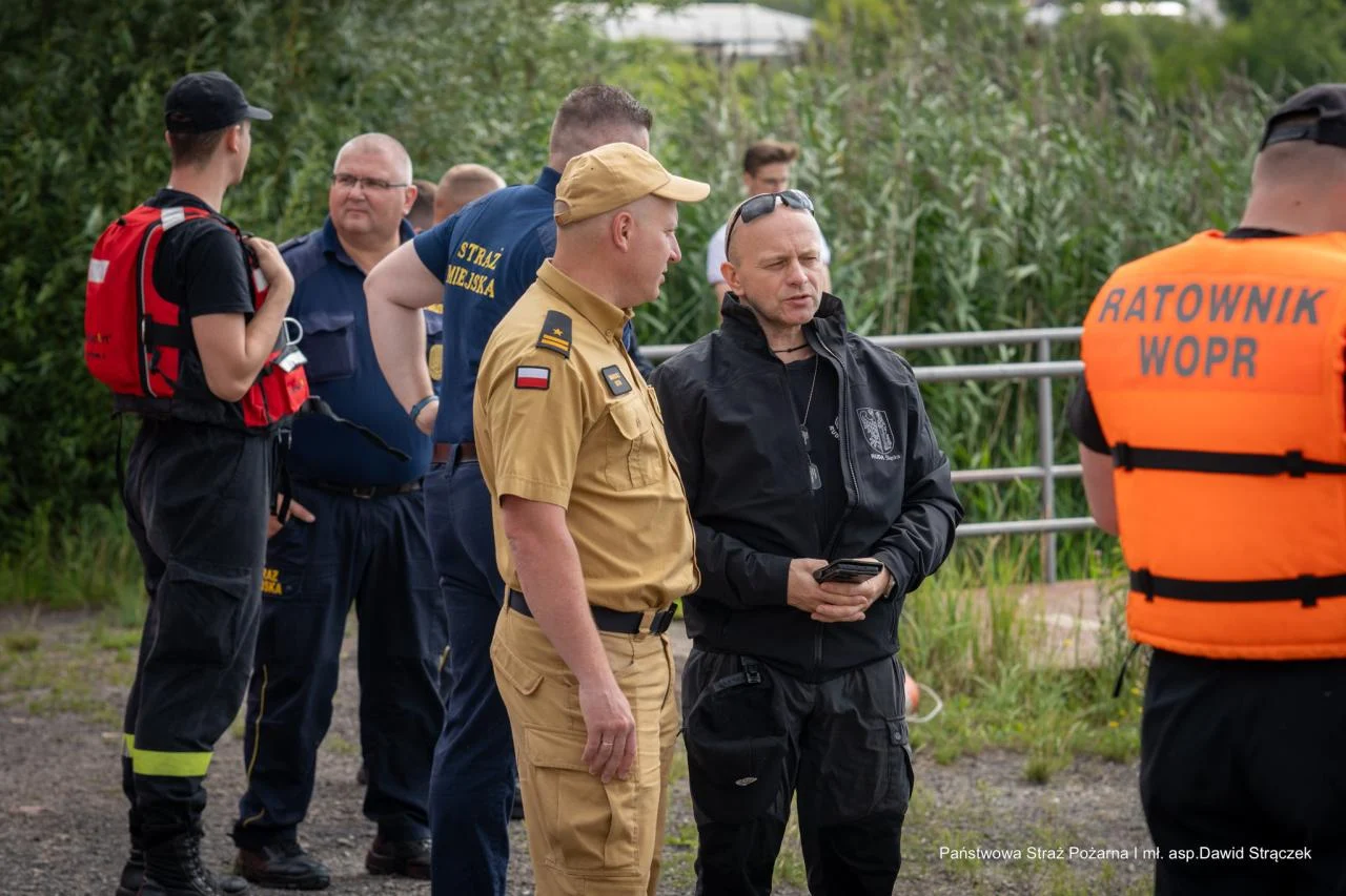 Służby ratunkowe ćwiczyły nad stawem Kokotek 7