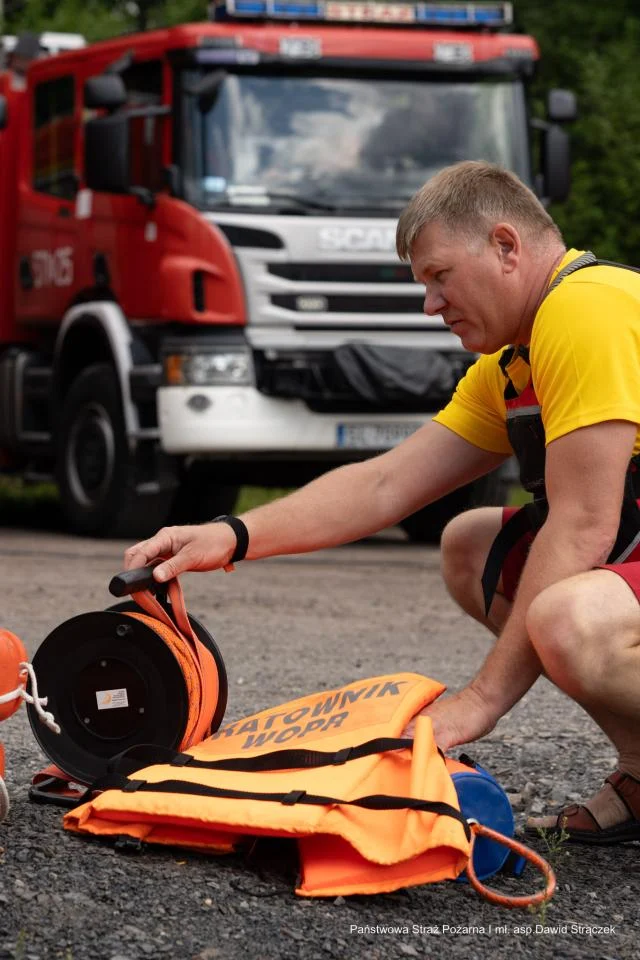 Służby ratunkowe ćwiczyły nad stawem Kokotek 11