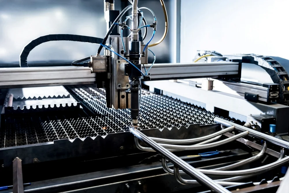 Jak CNC zmieniło podejście do pracy ze stalą nierdzewną? Od warsztatu do przemysłu 4.0