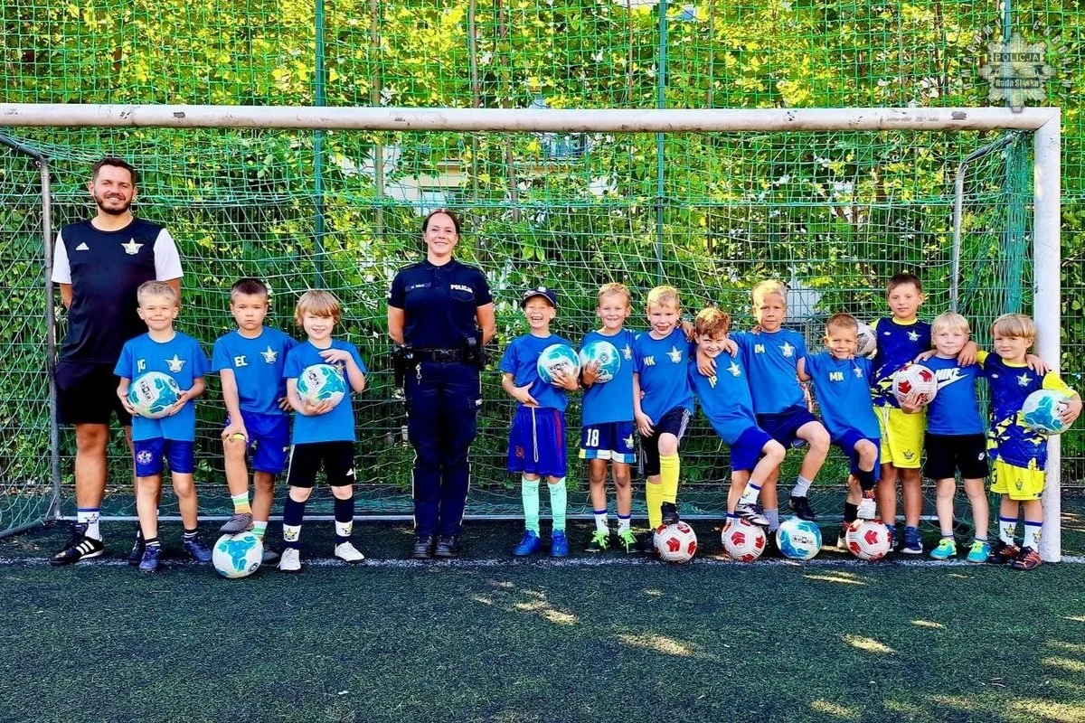 Mali piłkarze, wielkie pytania – czyli „Bezpieczne lato” z rudzką Policją