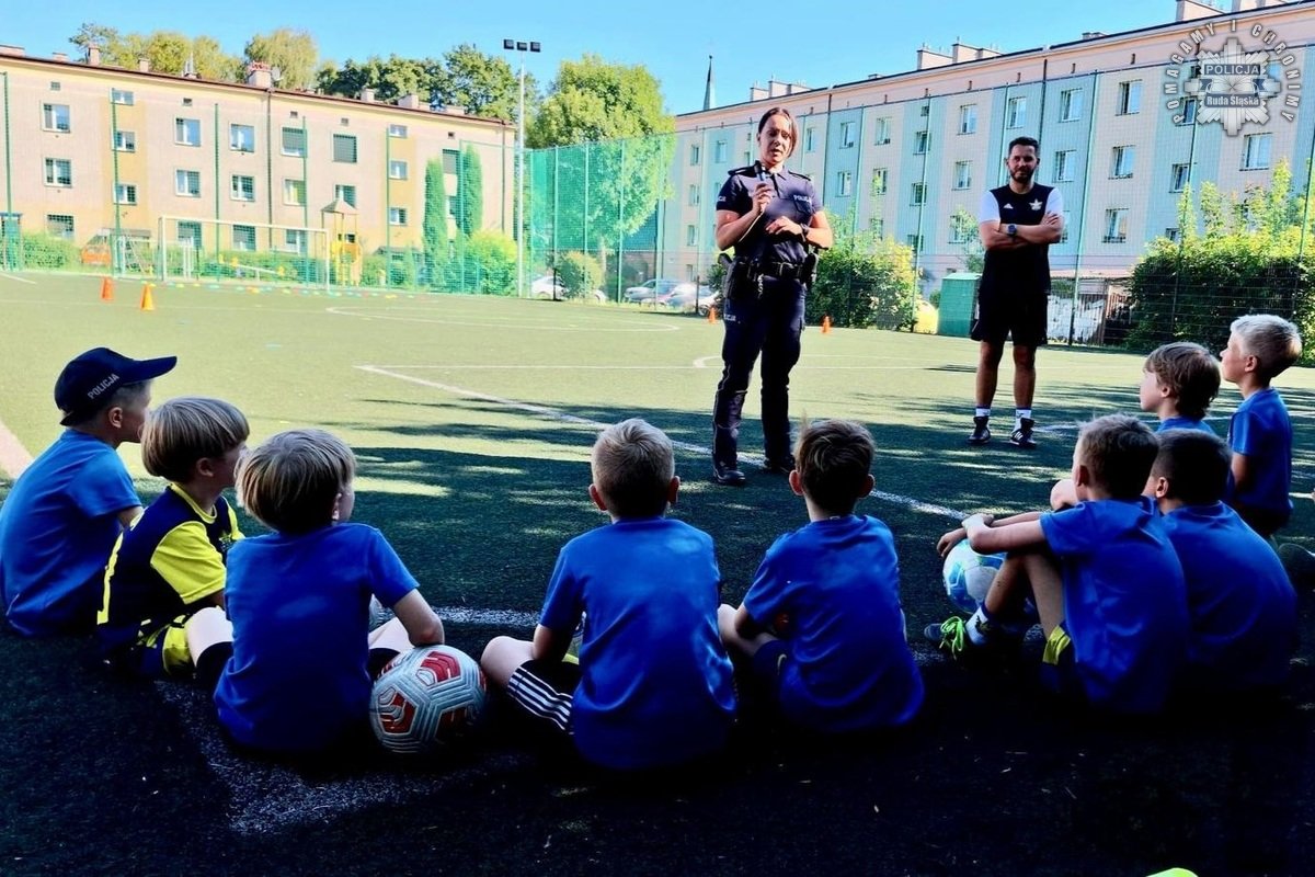 Mali piłkarze, wielkie pytania – czyli „Bezpieczne lato” z rudzką Policją