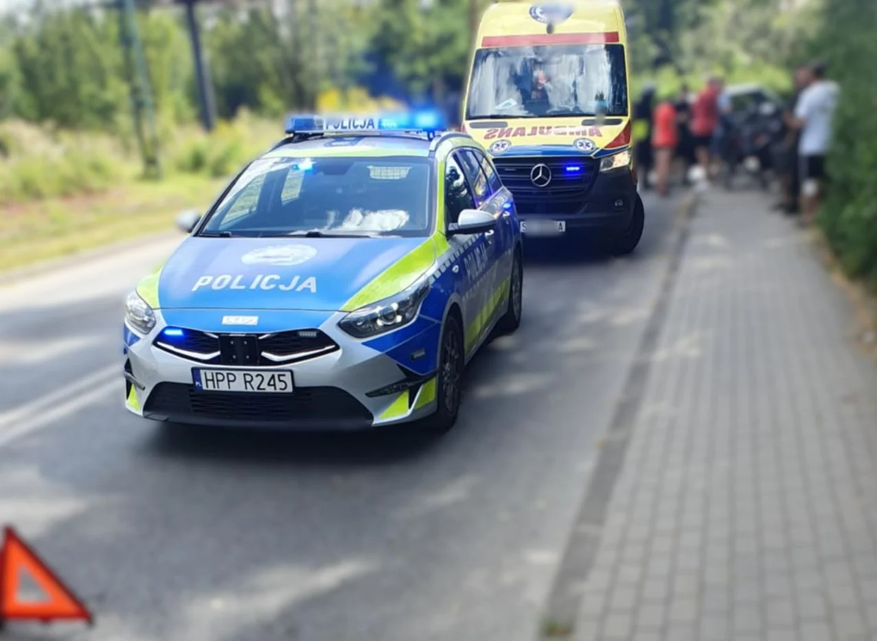 Kolizja z udziałem samochodu i rowerzysty. Uwaga obok Kaufhausu!